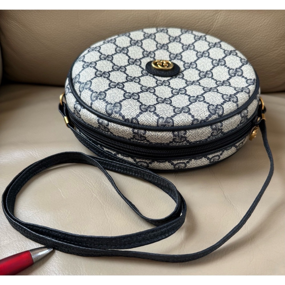 Authentic Vintage Gucci Canteen Navy Monogram Canvas Leather Round Crossbody Bag - Picture 5 of 11